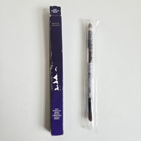 New Kevyn Aucoin The Duet Concealer Brush For Applying & Blending Concealers NIB - Picture 3 of 8